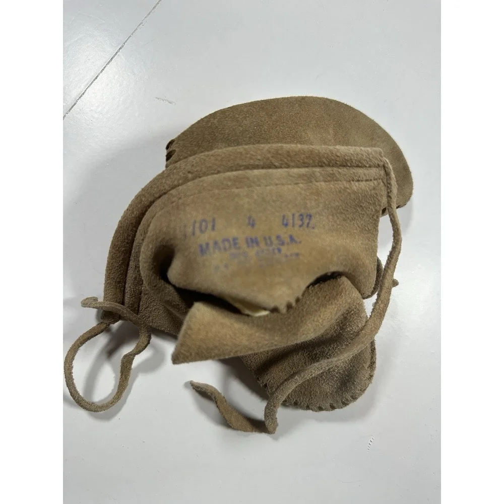 Minnetonka Moccasins‎ Infant Size 4 Suede Baby Shoes Tan Vintage 90's